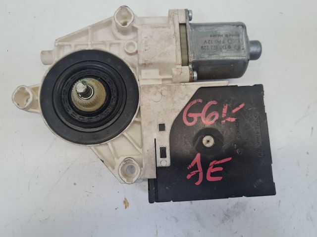 bontott VW GOLF VI Jobb első Ablakemelő Motor