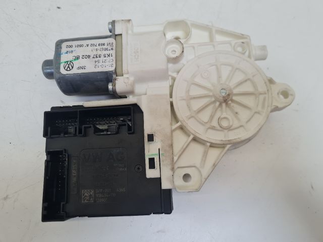 bontott VW GOLF VI Jobb első Ablakemelő Motor