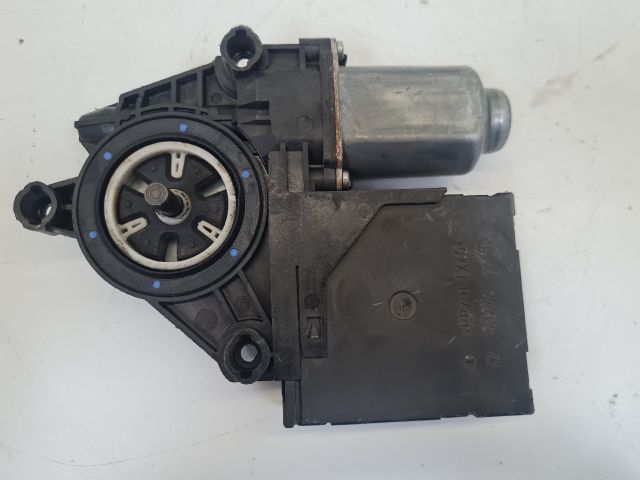 bontott VW GOLF VI Jobb első Ablakemelő Motor