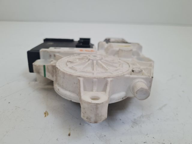 bontott VW GOLF VI Jobb első Ablakemelő Motor