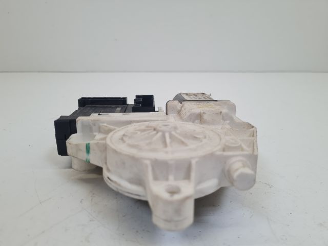 bontott VW GOLF VI Jobb első Ablakemelő Motor