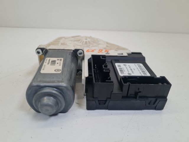 bontott VW GOLF VI Jobb első Ablakemelő Motor