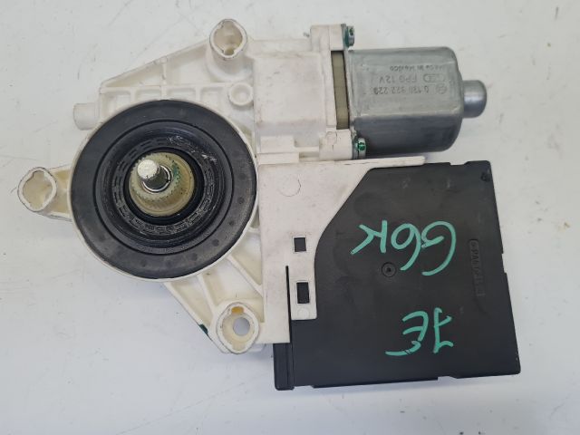 bontott VW GOLF VI Jobb első Ablakemelő Motor