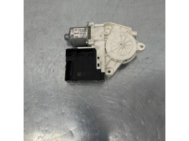 bontott VW GOLF VI Jobb első Ablakemelő Motor