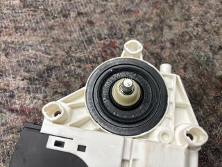 bontott VW GOLF VI Jobb első Ablakemelő Motor