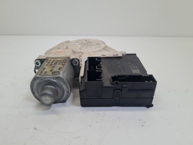 bontott VW GOLF VI Jobb első Ablakemelő Motor