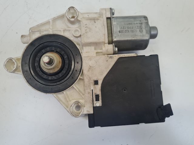 bontott VW GOLF VI Jobb első Ablakemelő Motor