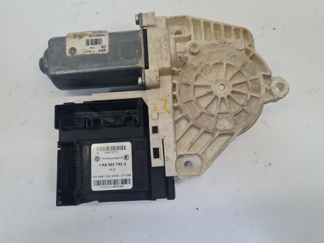 bontott VW GOLF VI Jobb első Ablakemelő Motor