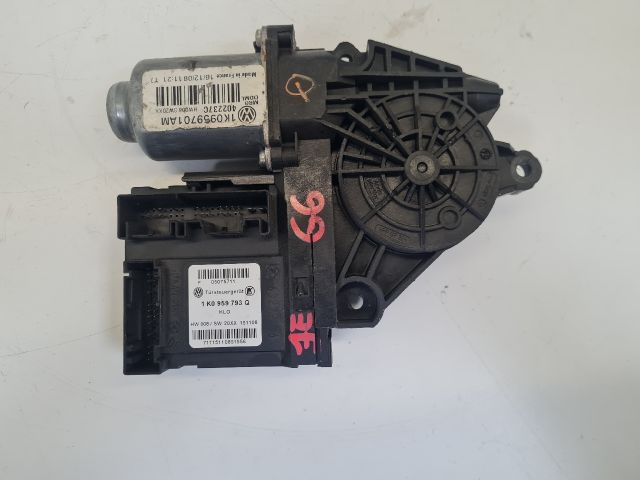 bontott VW GOLF VI Jobb első Ablakemelő Motor