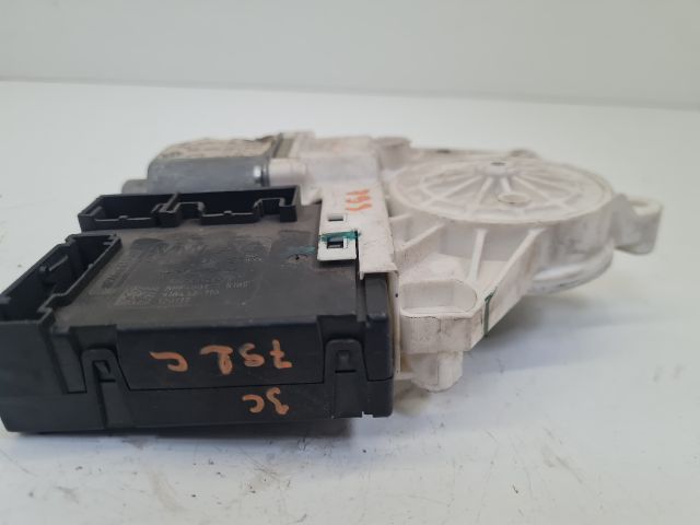 bontott VW GOLF VI Jobb első Ablakemelő Motor