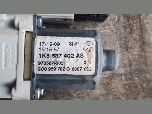 bontott VW GOLF VI Jobb első Ablakemelő Motor