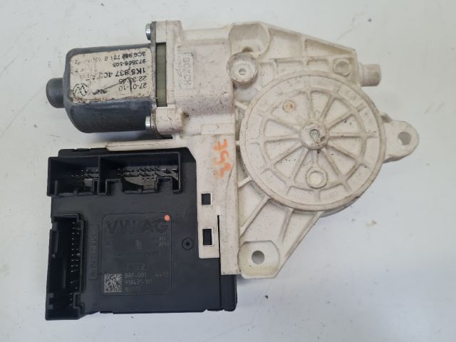 bontott VW GOLF VI Jobb első Ablakemelő Motor