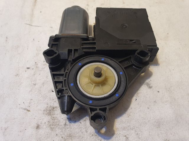 bontott VW GOLF VI Jobb első Ablakemelő Motor