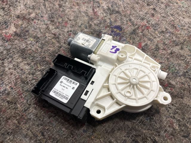 bontott VW GOLF VI Jobb első Ablakemelő Motor