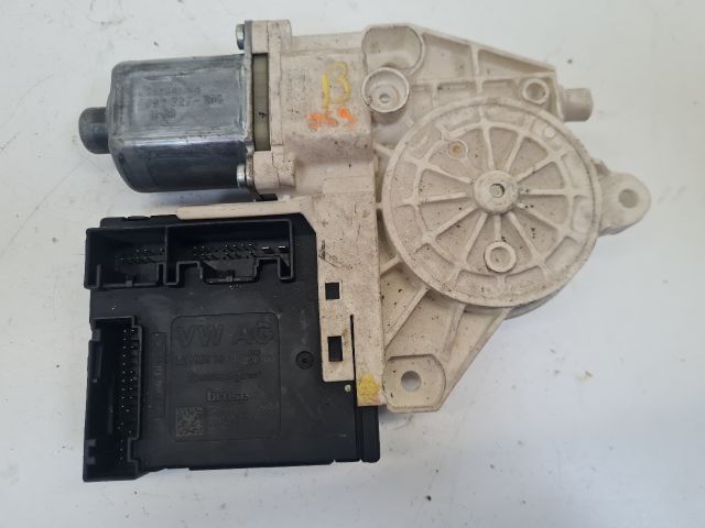 bontott VW GOLF VI Jobb első Ablakemelő Motor