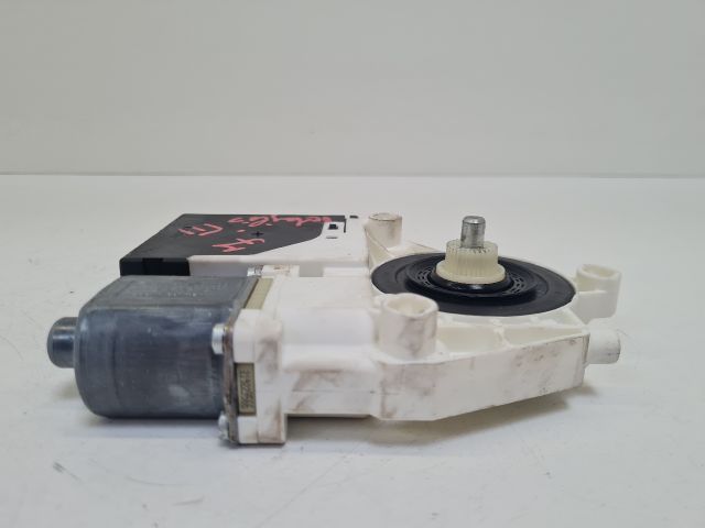 bontott VW GOLF VI Jobb első Ablakemelő Motor