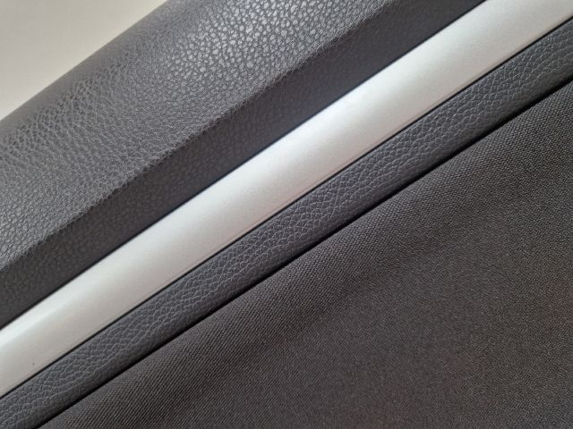 bontott VW GOLF VI Jobb első Ajtó Kárpit