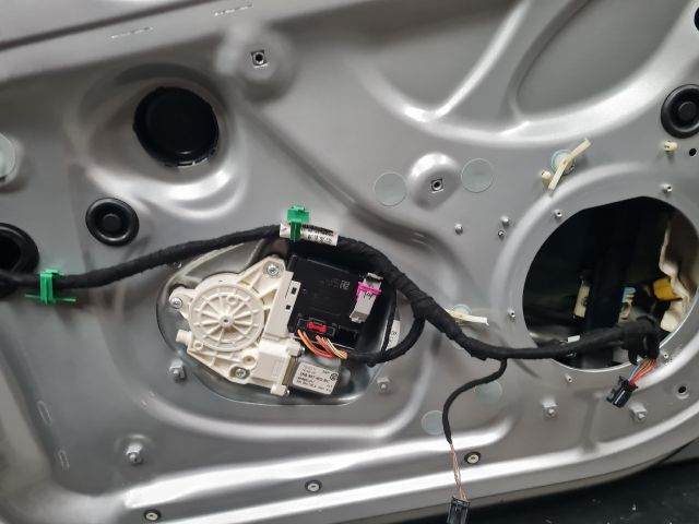 bontott VW GOLF VI Jobb első Ajtó (Részeivel)