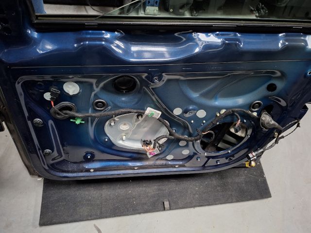 bontott VW GOLF VI Jobb első Ajtó (Részeivel)