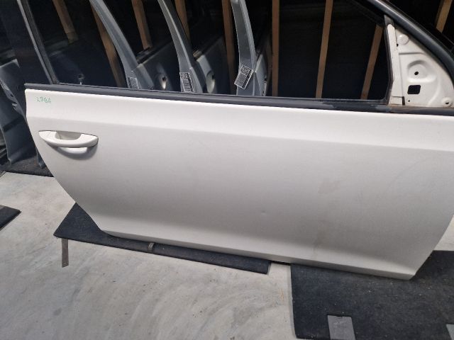 bontott VW GOLF VI Jobb első Ajtó (Üres lemez)