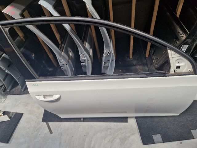 bontott VW GOLF VI Jobb első Ajtó (Üres lemez)