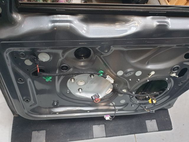 bontott VW GOLF VI Jobb első Ajtó (Üres lemez)