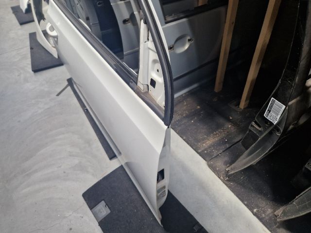 bontott VW GOLF VI Jobb első Ajtó (Üres lemez)