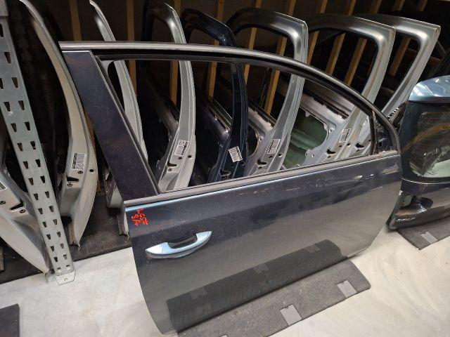 bontott VW GOLF VI Jobb első Ajtó (Üres lemez)