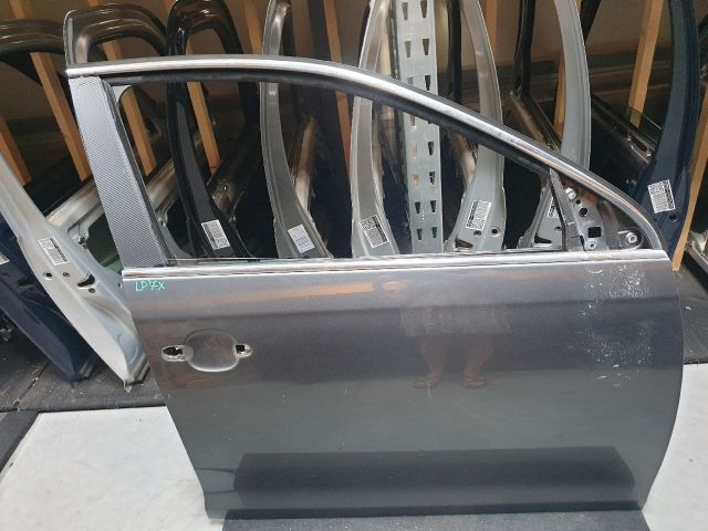 bontott VW GOLF VI Jobb első Ajtó (Üres lemez)