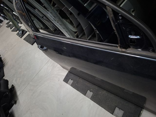 bontott VW GOLF VI Jobb első Ajtó (Üres lemez)