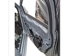 bontott VW GOLF VI Jobb első Ajtó (Üres lemez)