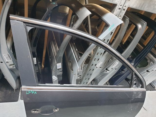 bontott VW GOLF VI Jobb első Ajtó (Üres lemez)
