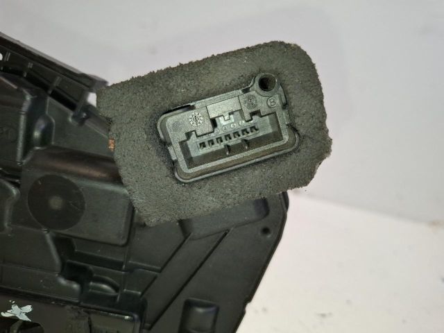 bontott VW GOLF VI Jobb első Ajtózár