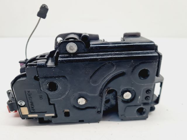 bontott VW GOLF VI Jobb első Ajtózár