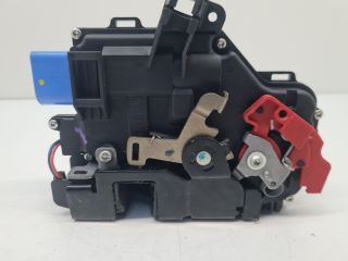 bontott VW GOLF VI Jobb első Ajtózár