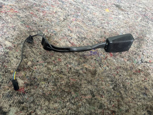 bontott VW GOLF VI Jobb első Biztonsági Öv Csat