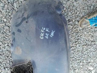 bontott VW GOLF VI Jobb első Dobbetét (Kerékjárati, Műanyag)