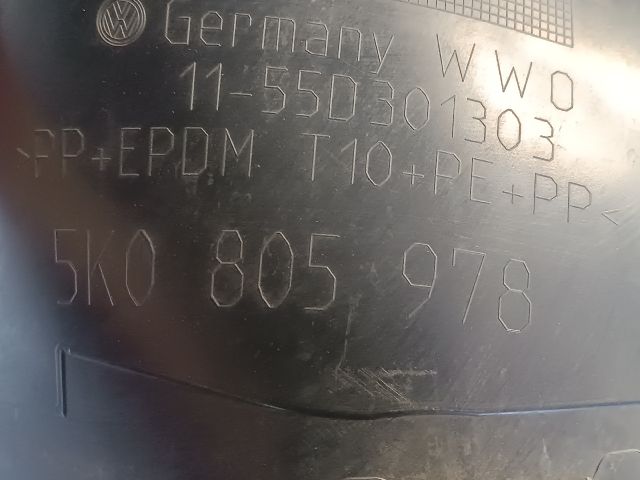 bontott VW GOLF VI Jobb első Dobbetét (Kerékjárati, Műanyag)