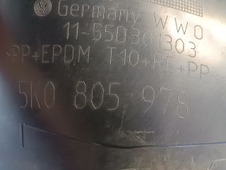 bontott VW GOLF VI Jobb első Dobbetét (Kerékjárati, Műanyag)