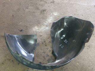 bontott VW GOLF VI Jobb első Dobbetét (Kerékjárati, Műanyag)