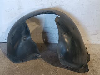 bontott VW GOLF VI Jobb első Dobbetét (Kerékjárati, Műanyag)