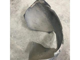 bontott VW GOLF VI Jobb első Dobbetét (Kerékjárati, Műanyag)