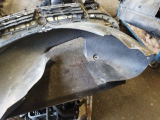 bontott VW GOLF VI Jobb első Dobbetét (Kerékjárati, Műanyag)