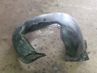 bontott VW GOLF VI Jobb első Dobbetét (Kerékjárati, Műanyag)