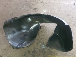 bontott VW GOLF VI Jobb első Dobbetét (Kerékjárati, Műanyag)