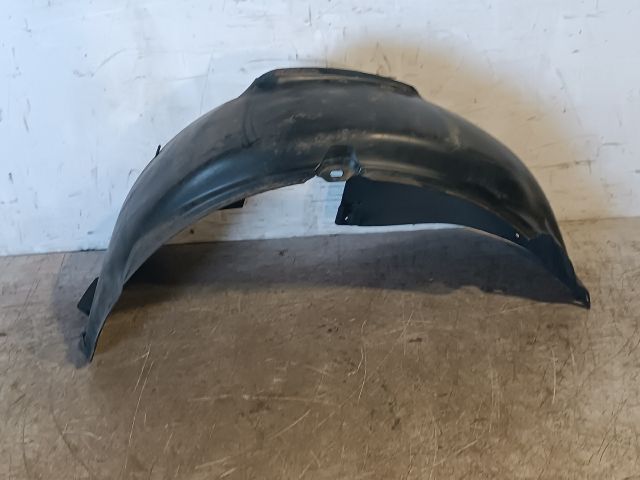 bontott VW GOLF VI Jobb első Dobbetét (Kerékjárati, Műanyag)