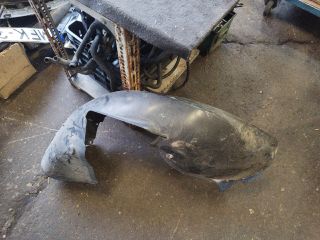 bontott VW GOLF VI Jobb első Dobbetét (Kerékjárati, Műanyag)