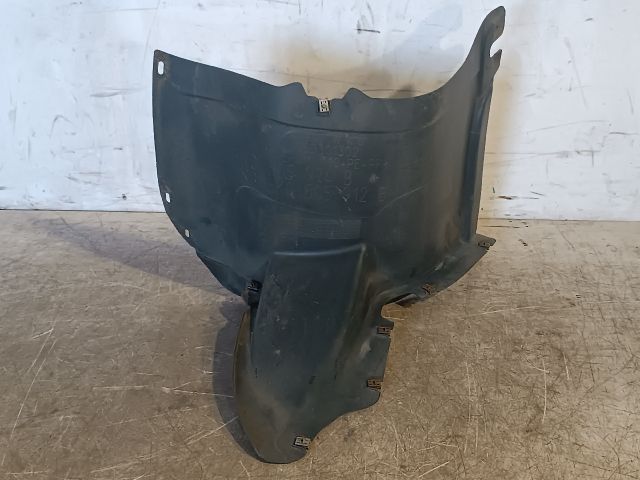 bontott VW GOLF VI Jobb első Első Dobbetét (Kerékjárati, Műanyag)