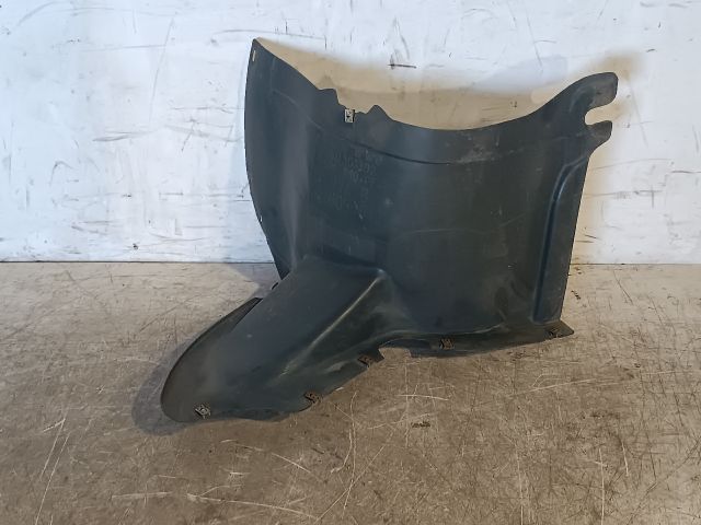 bontott VW GOLF VI Jobb első Első Dobbetét (Kerékjárati, Műanyag)