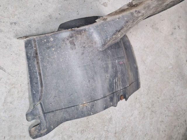 bontott VW GOLF VI Jobb első Első Dobbetét (Kerékjárati, Műanyag)